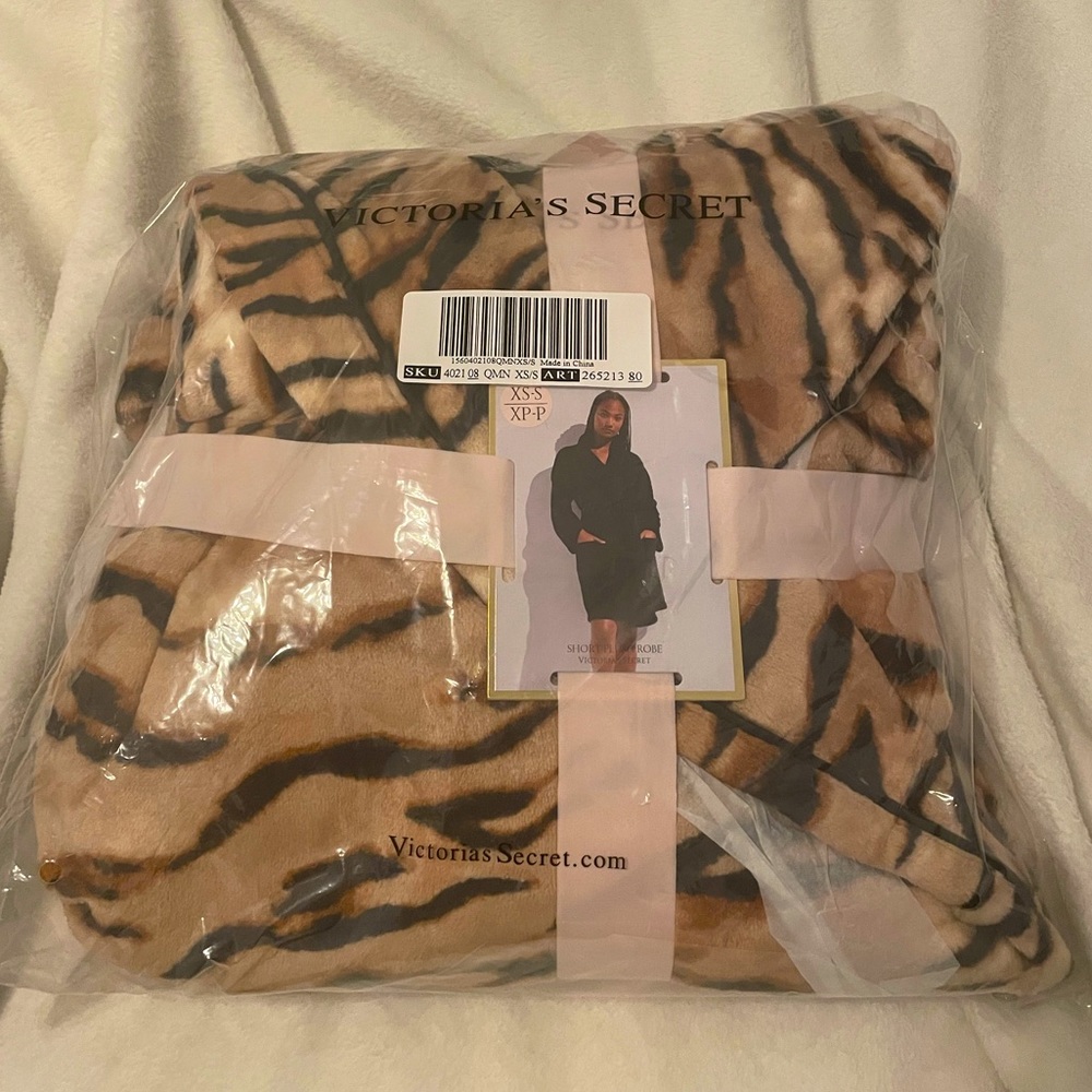 Victoria’s Secret short plush robe